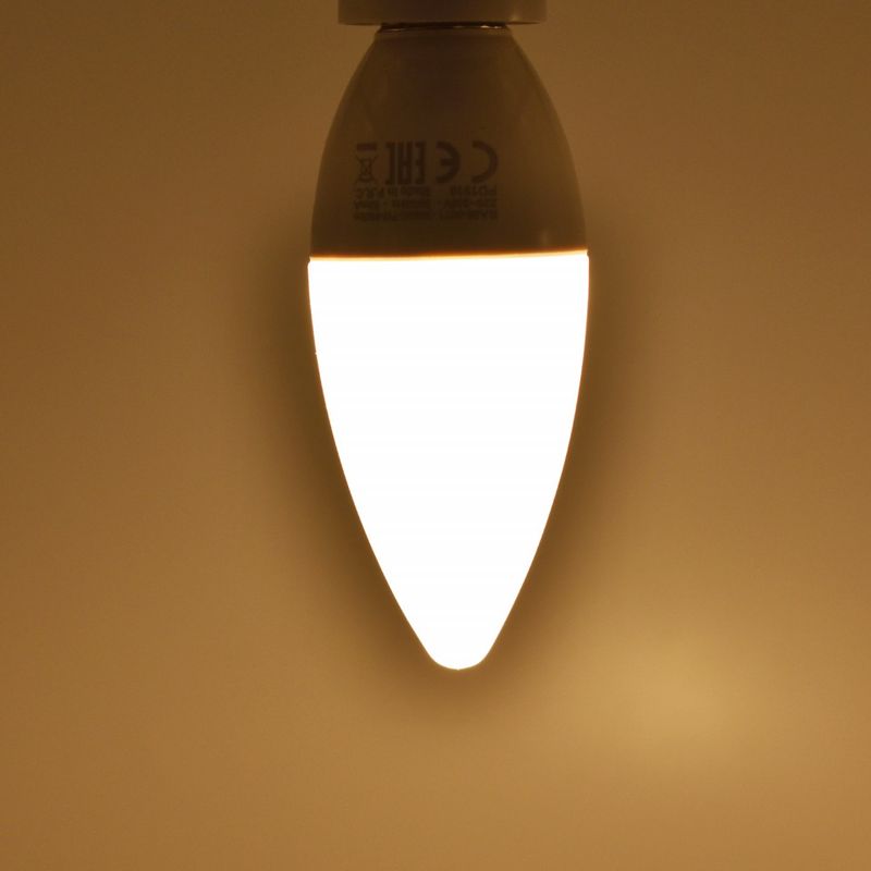 Casa si Gradina - Corpuri si surse de iluminat - Becuri si tuburi neon - Becuri - Bec led lumanare 7W (45W), E14, C37, 560lm, lumina calda (3000K), opal, Braytron - Infinity.ro
