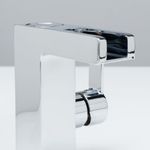 Casa si Gradina - Sanitare - Lavoar baie si accesorii - Baterii sanitare - SCHUTTE Baterie de chiuveta mixer cu LED si jet cascada ORINOCO, crom - Infinity.ro