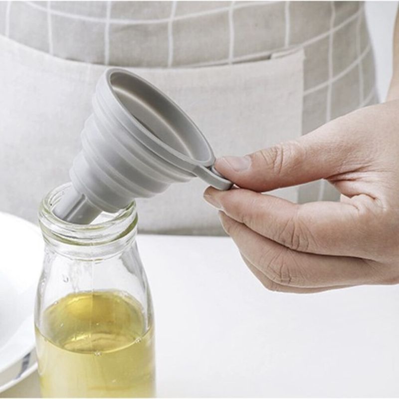 Casa si Gradina - Bucatarie si vesela - Ustensile bucatarie - Site bucatarie, strecuratori si accesorii - Palnie pliabila din silicon, gri - Infinity.ro