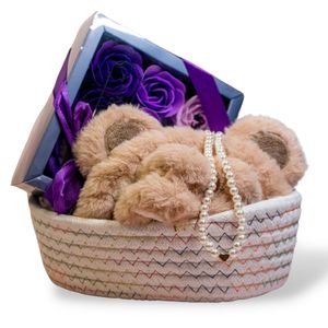 Market - Cadouri - Pachete si cosuri cadou - Infinity.ro