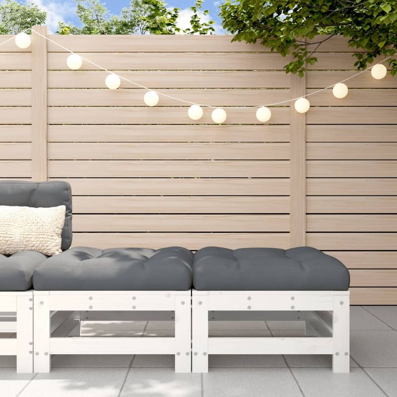 Casa si Gradina - Gradina si terasa - Mobilier exterior - Canapele si fotolii gradina - Taburete de gradina cu perne, 2 buc., alb, lemn masiv de pin - Infinity.ro