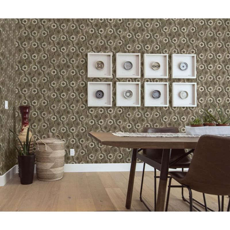 Casa si Gradina - Decoratiuni - Tapet - DUTCH WALLCOVERINGS Tapet "Galactic", maro si alb - Infinity.ro