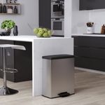 Casa si Gradina - Mobilier - Organizare si depozitare - Cosuri de gunoi - Curver Cos de gunoi cu pedala Deco, argintiu, 65L, dreptunghiular - Infinity.ro