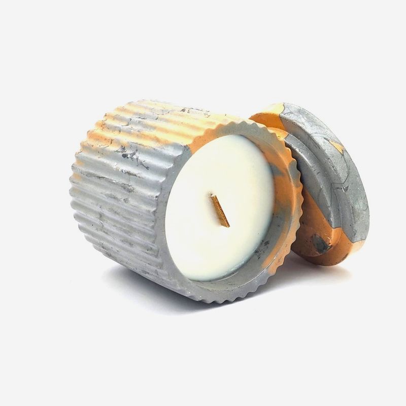 Casa si Gradina - Decoratiuni - Aromaterapie si lumanari - Lumanari si candele - Lumanare Parfumata Decorativa-Sugared limon, Riffles, Bergamota, Portocala, Lamaie, boabe de Tonka, 170 g - Infinity.ro