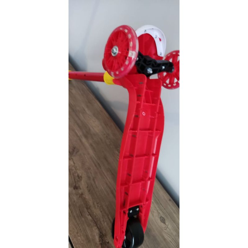 Sport si Outdoor - Role, trotinete si skateboard - Trotinete copii - Trotineta Go Kart Mereu in miscare model Fly, pliabila cu roti de silicn si lumini , rosu - Infinity.ro