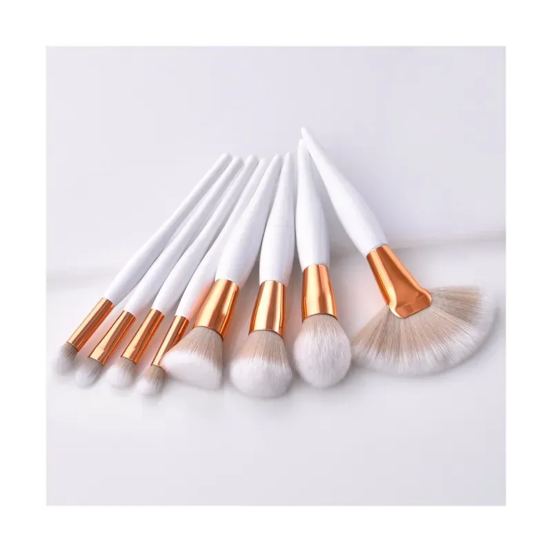 Ingrijire personala si Cosmetice - Machiaj - Aplicatoare si pensule machiaj - Set de 8 pensule machiaj, Luxury, cupru golden cu maner alb pentru machiaj profesional, par pensula de calitate si moale - Infinity.ro