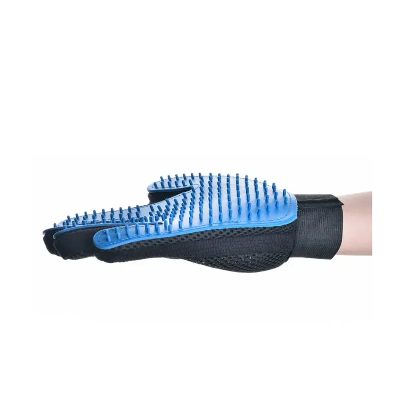 Petshop - Ingrijire si Igiena - Produse uz extern - Perii si manusi - Manusa pentru curatat par de la animale Vera, periat si masaj animale perie din silicon textura elastica, albastru negru - Infinity.ro