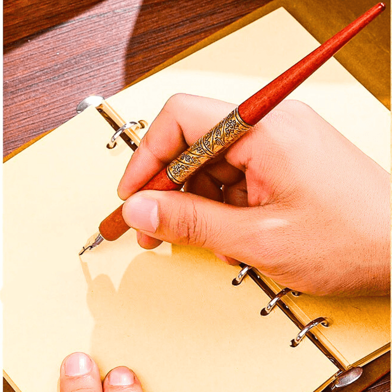 Carti si Birotica - Birotica - Instrumente de scris - Pixuri si stilouri - Set 2 stilouri retro, calimara, 5 de varfuri de penita, stampila, ceara colorata si alte accesorii, 13 piese, cutie - Infinity.ro