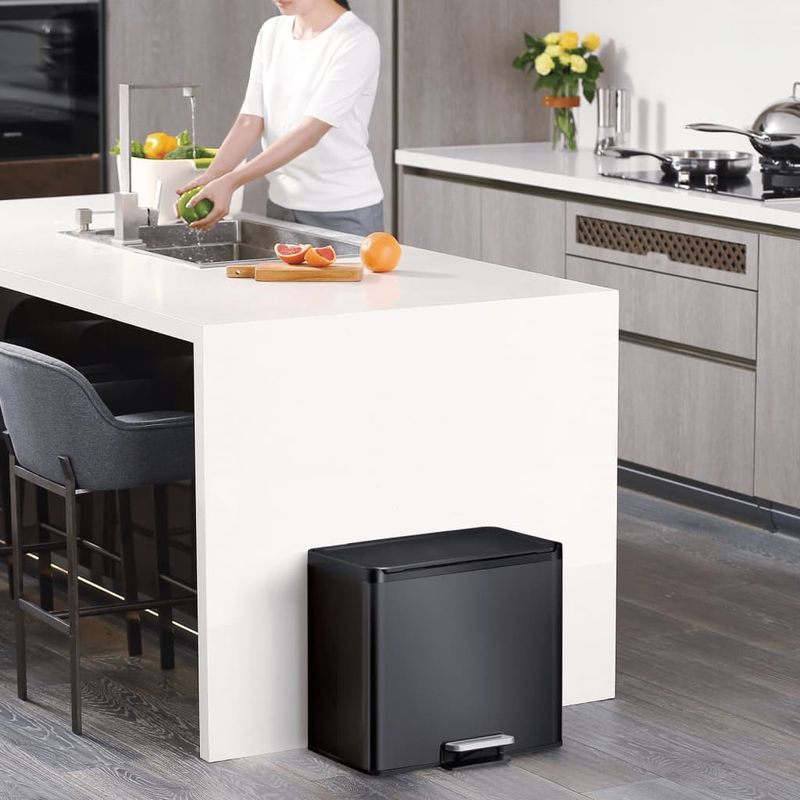 Casa si Gradina - Mobilier - Organizare si depozitare - Cosuri de gunoi - EKO Cos de gunoi cu pedala Essential, negru, 20+9 L - Infinity.ro