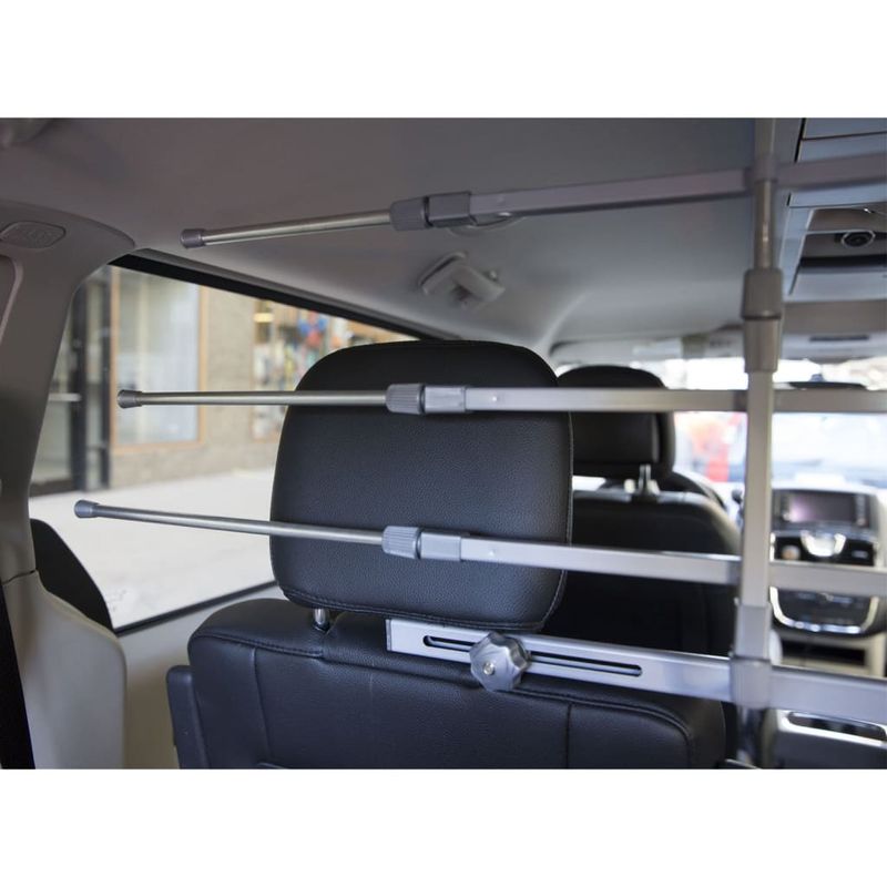 Petshop - Accesorii petshop - Culcusuri si custi - Genti si articole transport - Worldwise Grilaj protector auto pentru caini "K9K", argintiu, aluminiu - Infinity.ro