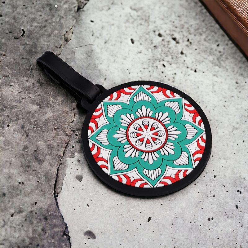 Sport si Outdoor - Articole de voiaj - Accesorii articole de voiaj - Ecuson silicon pentru identificare bagaje Crisalida, motiv mandale, 9 cm, Turcoaz - Infinity.ro