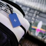 Sport si Outdoor/Articole de voiaj/Accesorii articole de voiaj - Ecuson silicon pentru identificare bagaje Crisalida, motiv avion, 6,5 x 12 cm, Albastru - Infinity.ro