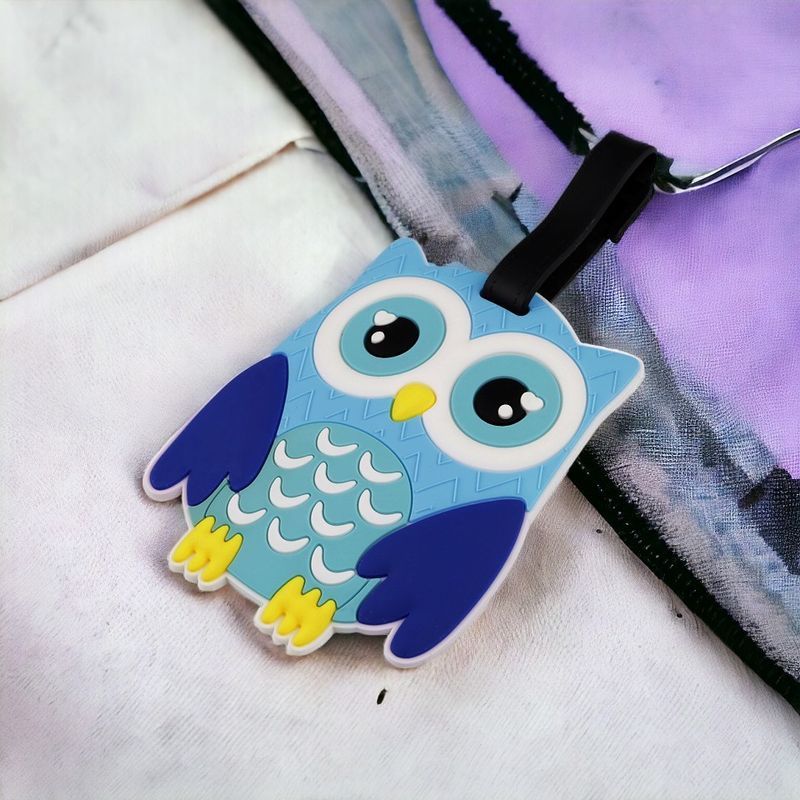 Sport si Outdoor - Articole de voiaj - Accesorii articole de voiaj - Ecuson silicon pentru identificare bagaje Crisalida, motiv bufnita, 7,8 x 9,5 cm, Albastru - Infinity.ro