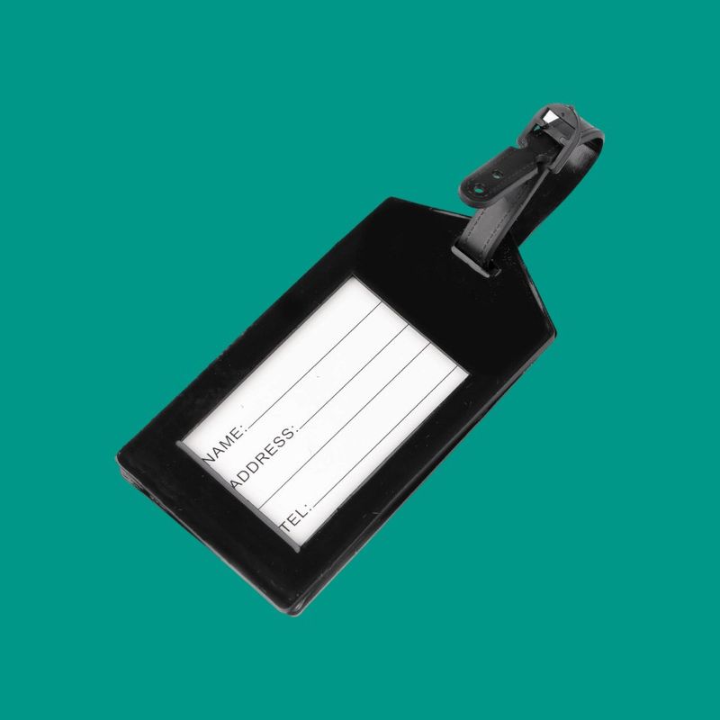 Sport si Outdoor - Articole de voiaj - Accesorii articole de voiaj - Ecuson silicon pentru identificare bagaje Crisalida, motiv avion, 6,5 x 12 cm, Negru - Infinity.ro