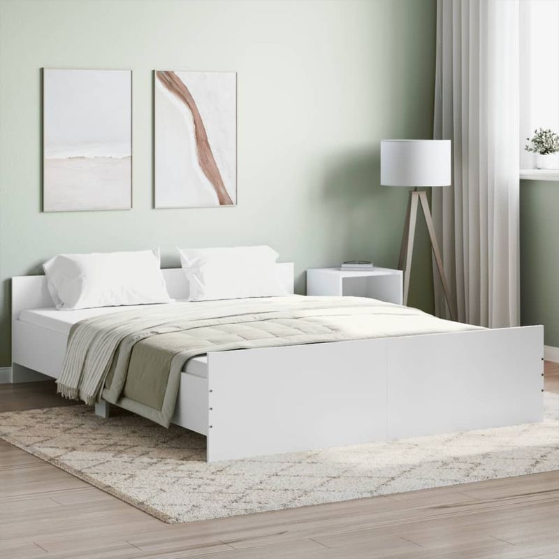 Casa si Gradina - Mobilier - Paturi si accesorii - Paturi - Cadru de pat cu tablie la cap si picioare, alb, 140x200 cm - Infinity.ro