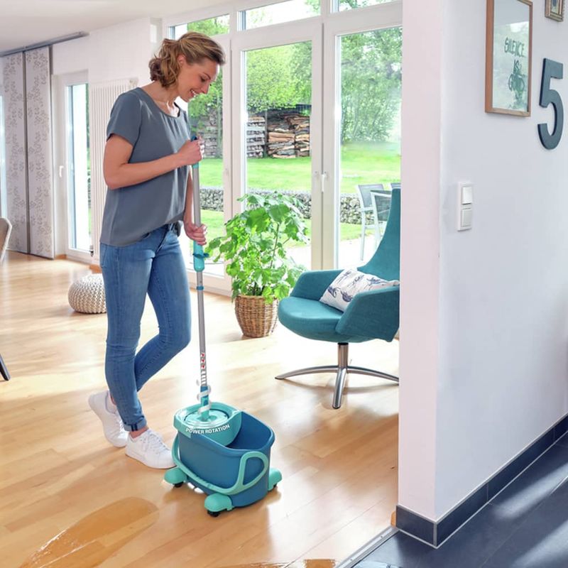 Market/Curatenie si intretinere casa/Produse menaj/Mopuri - Leifheit Set mop rotativ pentru pardoseala Clean Twist Ergo Mobile - Infinity.ro