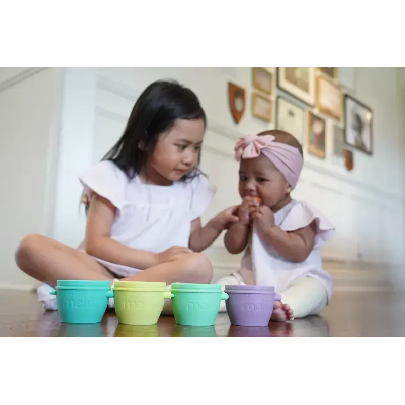 Jucarii, Copii si Bebe - Hrana si alaptare - Biberoane, suzete si accesorii hranire - Cani, pahare si accesorii bebe - Set 4 recipiente silicon snap&go, melii, 118 ml - Infinity.ro