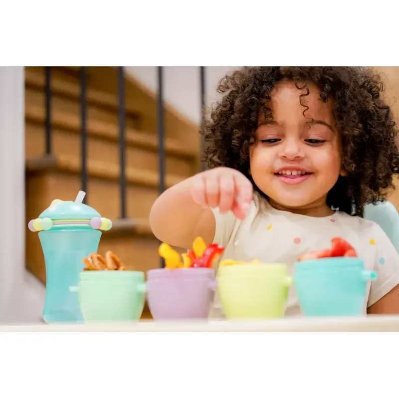 Jucarii, Copii si Bebe - Hrana si alaptare - Biberoane, suzete si accesorii hranire - Cani, pahare si accesorii bebe - Set 4 recipiente silicon snap&go, melii, 118 ml - Infinity.ro