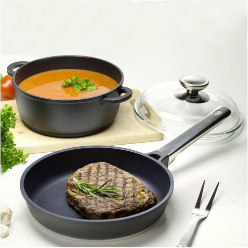 Casa si Gradina - Bucatarie si vesela - Vase pentru gatit - Oale si cratite - Oala cu capac 20 cm, 2.3 L, invelis Teflon Platinum Plus, AMBITION Taurus - Infinity.ro