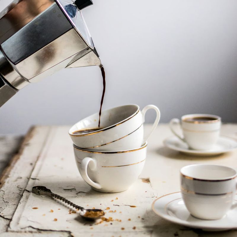 Casa si Gradina - Bucatarie si vesela - Vesela si tacamuri - Servicii de masa - Set servire ceai sau cafea, 12 piese, 6 persoane, portelan, AMBITION Aura Gold - Infinity.ro
