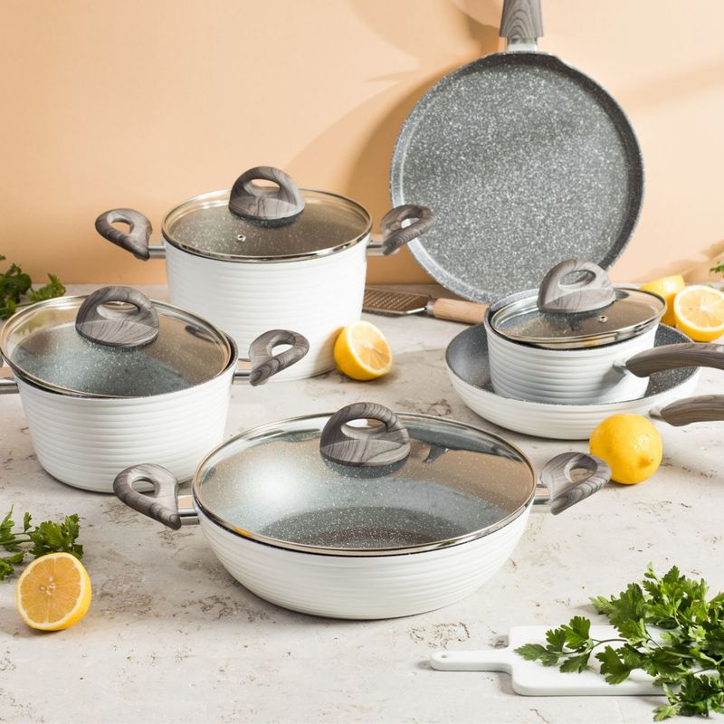 Casa si Gradina - Bucatarie si vesela - Vase pentru gatit - Oale si cratite - Cratita cu capac AMBITION Wavy, 16 cm, 1.5 L, invelis Qualum Basic Stone - Infinity.ro