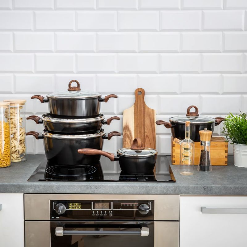 Casa si Gradina - Bucatarie si vesela - Vase pentru gatit - Oale si cratite - Cratita cu capac AMBITION Darkwood, 16 cm, 1.6 L, invelis Qualum Basic Stone Edition - Infinity.ro