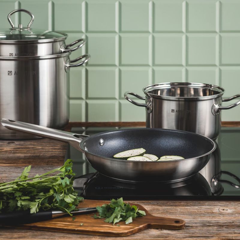 Casa si Gradina - Bucatarie si vesela - Vase pentru gatit - Tigai si seturi - Tigaie universala 24 cm, invelis Non Stick Qualum Basic, AMBITION Acero - Infinity.ro