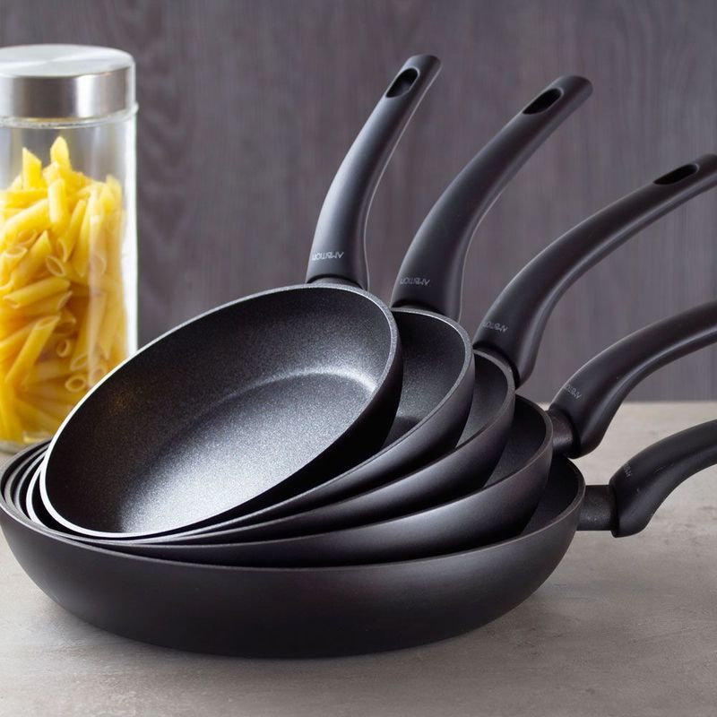 Casa si Gradina - Bucatarie si vesela - Vase pentru gatit - Tigai si seturi - Tigaie universala 18 cm, invelis Teflon Profile, AMBITION Mercure - Infinity.ro