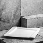 Casa si Gradina - Bucatarie si vesela - Vesela si tacamuri - Farfurii si boluri - Platou patrat 31 x 31cm, portelan alb, AMBITION Kubiko - Infinity.ro