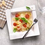 Casa si Gradina - Bucatarie si vesela - Vesela si tacamuri - Farfurii si boluri - Farfurie adanca 20 cm, portelan, AMBITION Kubiko - Infinity.ro