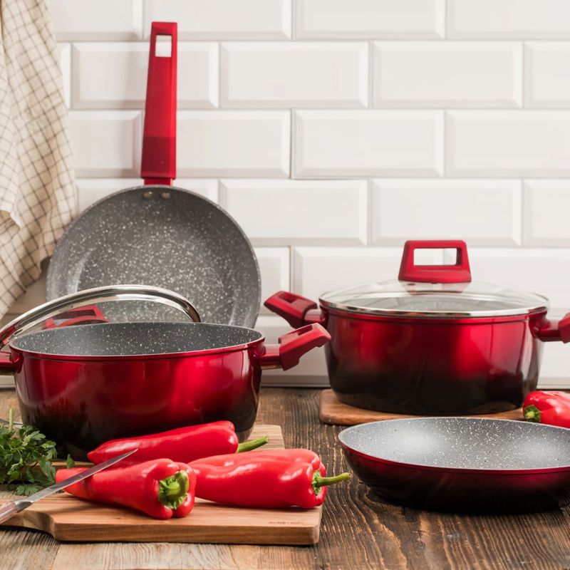 Casa si Gradina - Bucatarie si vesela - Vase pentru gatit - Tigai si seturi - Tigaie universala 20 cm, invelis Qualum Ceramic Stone Edition, AMBITION Ombre Red - Infinity.ro