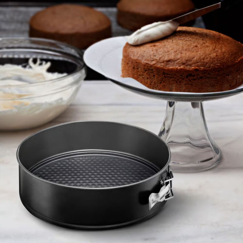 Casa si Gradina - Bucatarie si vesela - Vase pentru gatit - Tavi copt - Forma tort 26 cm, baza detasabila, invelis Ilag Non-Stick Basic, otel, AMBITION Lukrecja - Infinity.ro