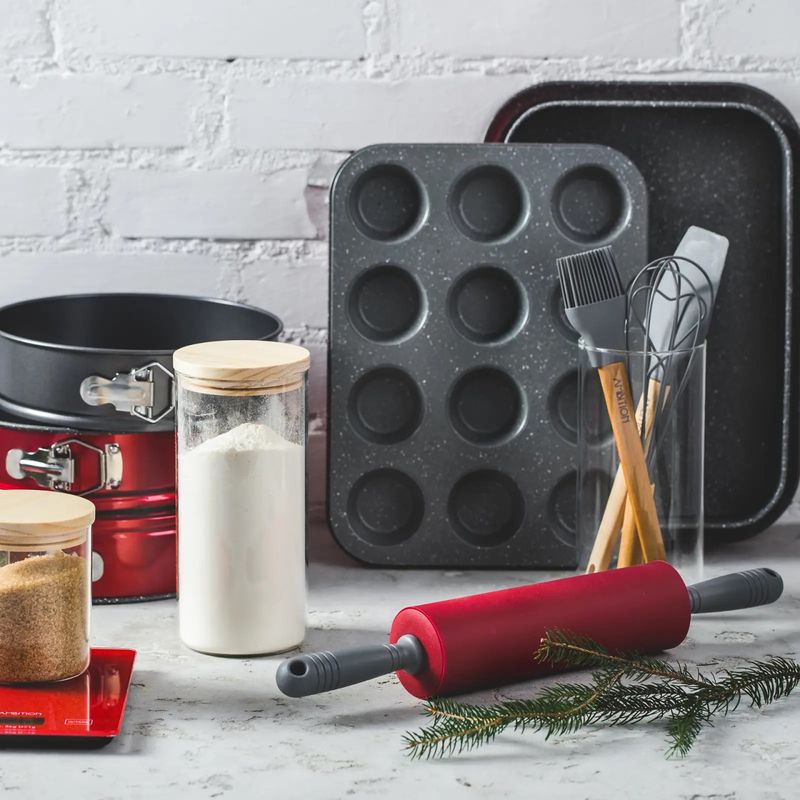 Casa si Gradina - Bucatarie si vesela - Vase pentru gatit - Tavi copt - Forma copt briose 35 x 26.5 x 3cm, 12 portii, invelis antiaderent, otel, AMBITION Cherry - Infinity.ro