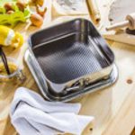 Casa si Gradina - Bucatarie si vesela - Vase pentru gatit - Tavi copt - Forma tort 24 x 24 x 8 cm, baza detasabila texturata, SNB - Infinity.ro