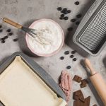 Casa si Gradina - Bucatarie si vesela - Vase pentru gatit - Tavi copt - Forma copt 37 x 29 cm, invelis antiaderent, otel, AMBITION Silvery - Infinity.ro