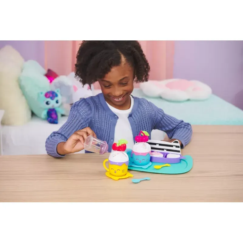 Jucarii, Copii si Bebe - Jucarii si jocuri - Figurine - Gabbys dollhouse set pentru prajituri - Infinity.ro