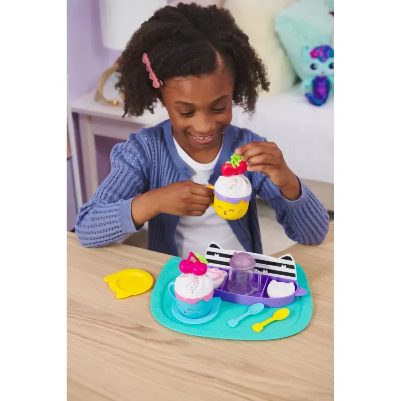 Jucarii, Copii si Bebe - Jucarii si jocuri - Figurine - Gabbys dollhouse set pentru prajituri - Infinity.ro