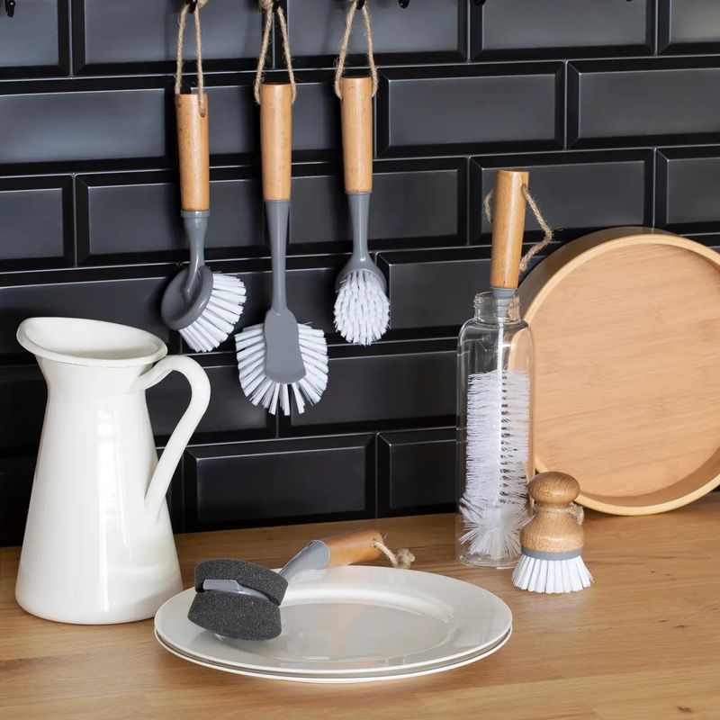 Market - Curatenie si intretinere casa - Produse menaj - Accesorii curatenie - Perie cu maner pentru spalat vase 22 cm, JOTTA Scandic - Infinity.ro