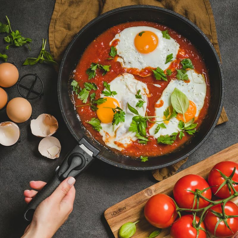 Casa si Gradina - Bucatarie si vesela - Vase pentru gatit - Oale si cratite - Set oale cu maner detasabil AMBITION Gold, 4 piese, invelis Qualum Basic Stone - Infinity.ro