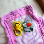 Jucarii, Copii si Bebe - Jucarii si jocuri - Jucarii bebelusi - Jucarii zornaitoare - Set zornaitori kidsNplay, arici de mare si albinuta, pentru copii 3 luni+ - Infinity.ro