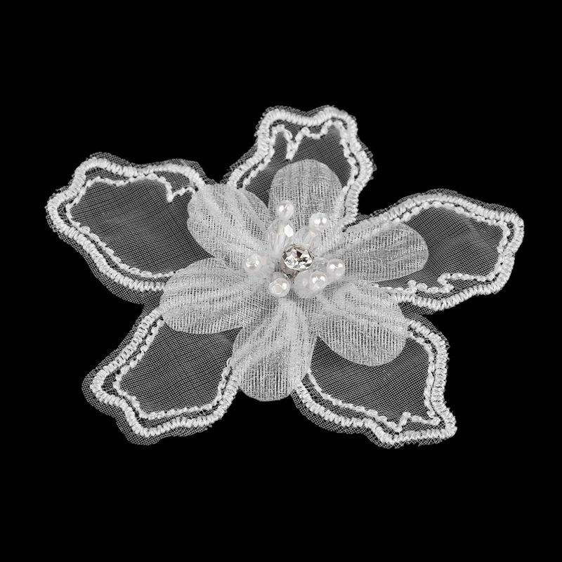 Casa si Gradina - Decoratiuni - DIY - Articole mercerie - Floare textila cu margele pentru decorare haine, diametru 8 cm, Alb - Infinity.ro