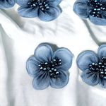 Casa si Gradina - Decoratiuni - DIY - Articole mercerie - Floare din organza cu margele pentru cusut sau lipit pe haine, diametru 4.5 cm, Albastru - Infinity.ro