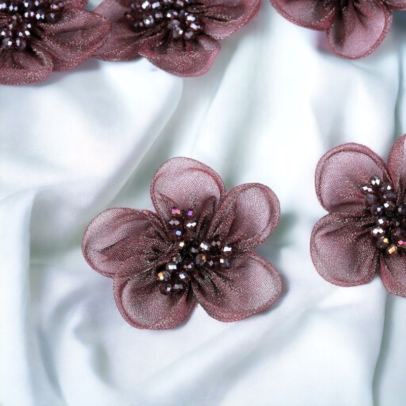 Casa si Gradina - Decoratiuni - DIY - Articole mercerie - Floare din organza cu margele pentru cusut sau lipit pe haine, diametru 4.5 cm, Bordo - Infinity.ro