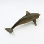 Jucarii, Copii si Bebe - Jucarii si jocuri - Figurine - Figurina cu sunet Sqweekies delfin maroniu 23cm - Infinity.ro