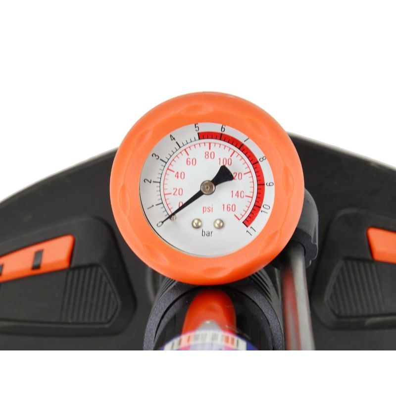 Sport si Outdoor - Ciclism - Accesorii pentru biciclete - Pompe biciclete - Pompa manuala din otel cu indicator de presiune 38x520, GEKO G01283 - Infinity.ro