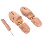 Market - Spalare si intretinere rufe - Produse intretinere Incaltaminte - Perii si alte accesorii - Dispozitiv largire pantofi cu incaltator, EU 38-39, lemn cedru, model fără buton - Infinity.ro