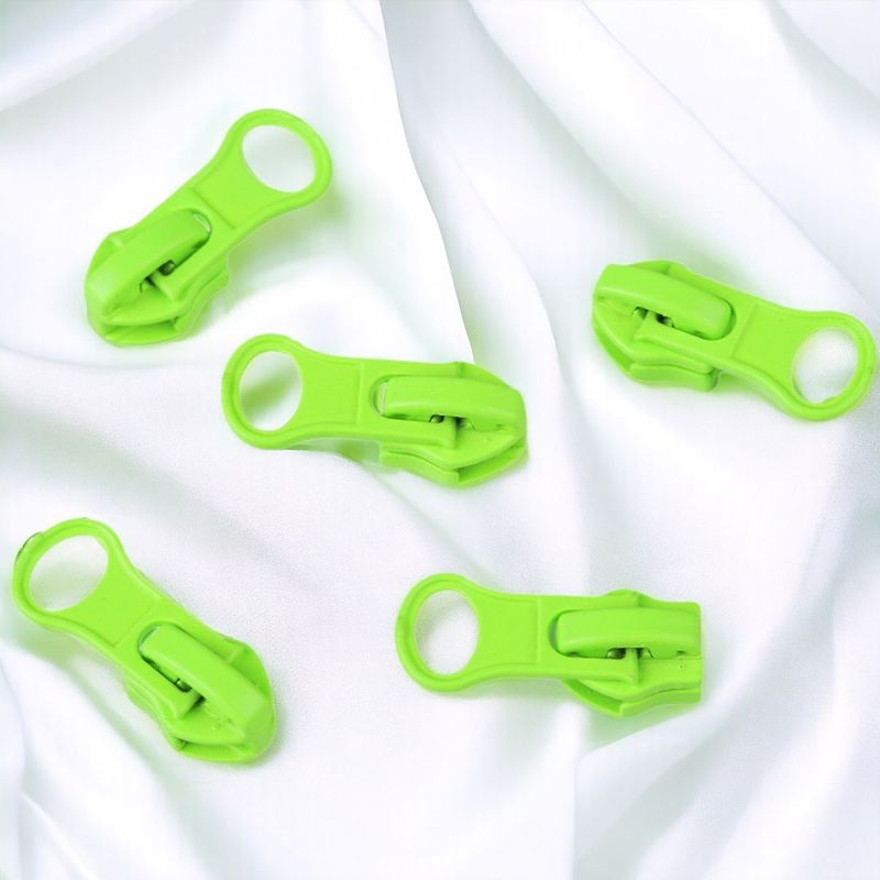 Casa si Gradina - Decoratiuni - DIY - Articole mercerie - Set 5 cursoare metalice pentru fermoar spiralat impermeabil 7 mm Crisalida, Verde neon - Infinity.ro