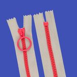 Casa si Gradina - Decoratiuni - DIY - Articole mercerie - Fermoar plastic colorat nedetasabil nr. 5 Crisalida, lungime 20 cm, Gri si roz - Infinity.ro