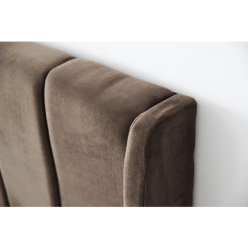 Casa si Gradina - Mobilier - Paturi si accesorii - Paturi - Pat Tossino, 160 x 200 cm, tapitat catifea maro, somiera inclusa - Infinity.ro