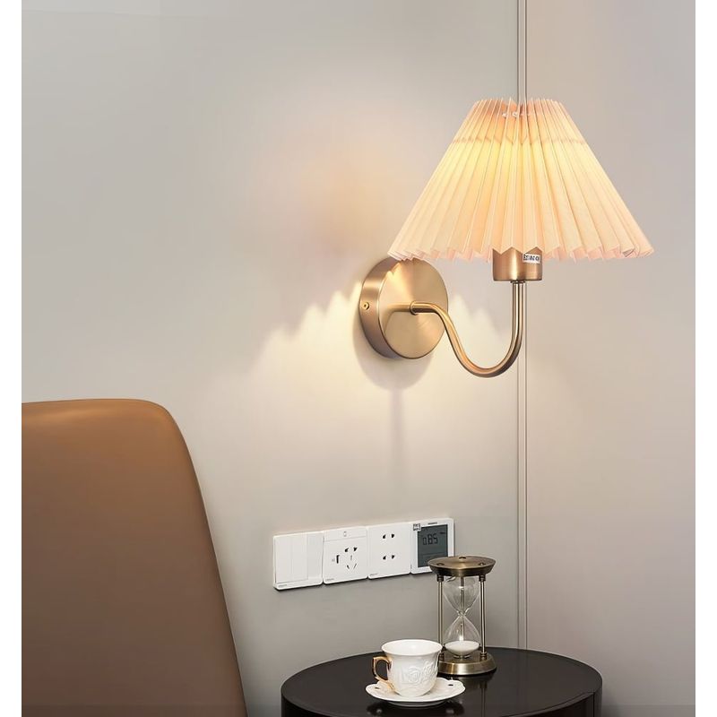 Casa si Gradina - Corpuri si surse de iluminat - Plafoniere, aplice si spoturi - Aplica Glow Vista, LuminiLux, Auriu, 22 x 25 cm, Textil, E27 - Infinity.ro